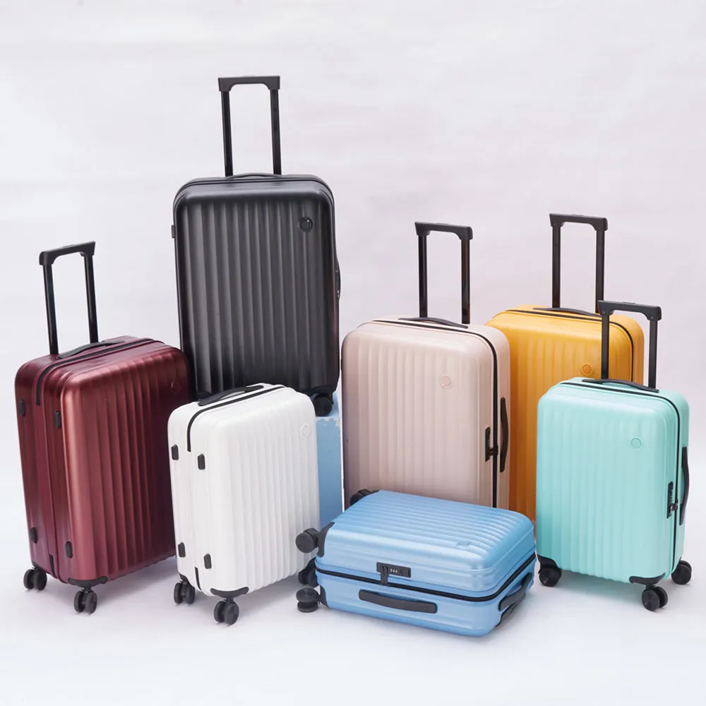 Claxton Zipper Spinner Hardshell Luggage 24" Medium