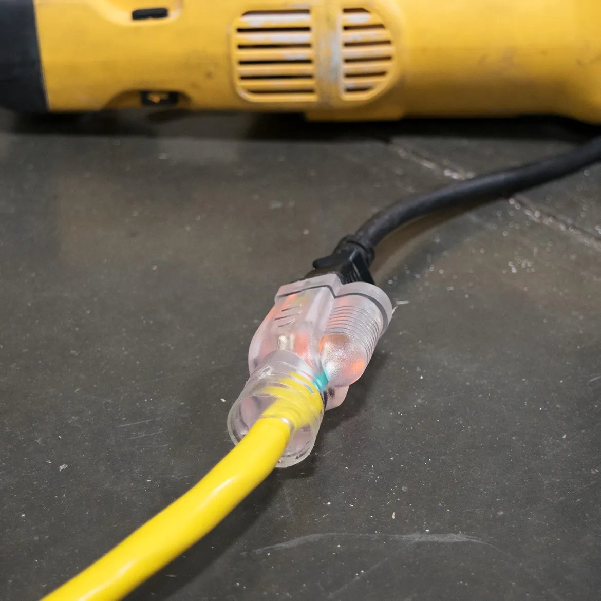 DuroMax XPC12025A 25 Foot 12 Gauge Single Tap Extension Power Cord