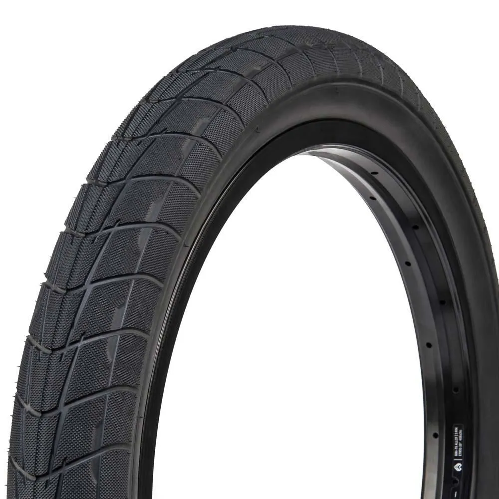 Eclat Predator Tyre