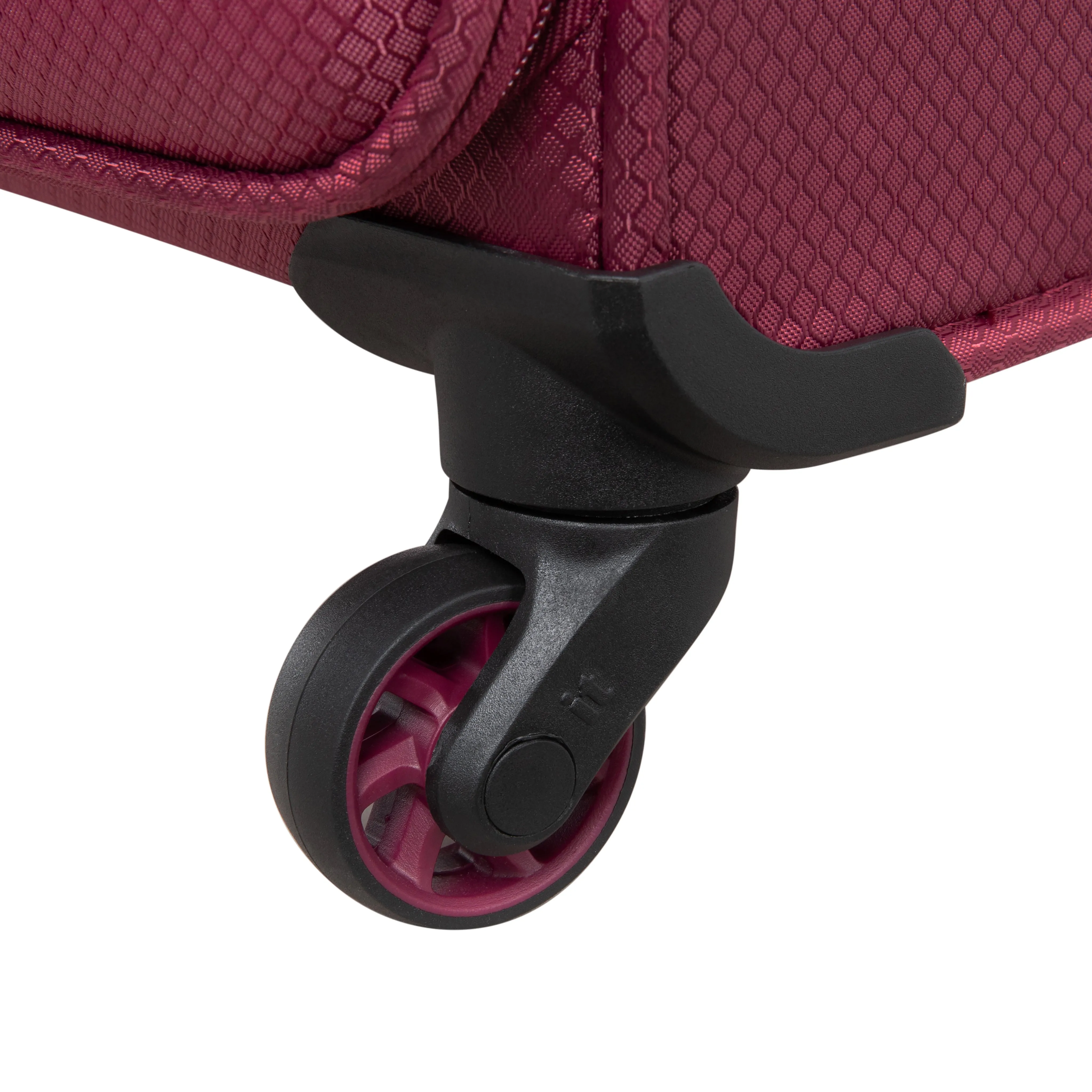 Striving 22" Softside Carry-On 4 Wheel Spinner (Tibetan Red)