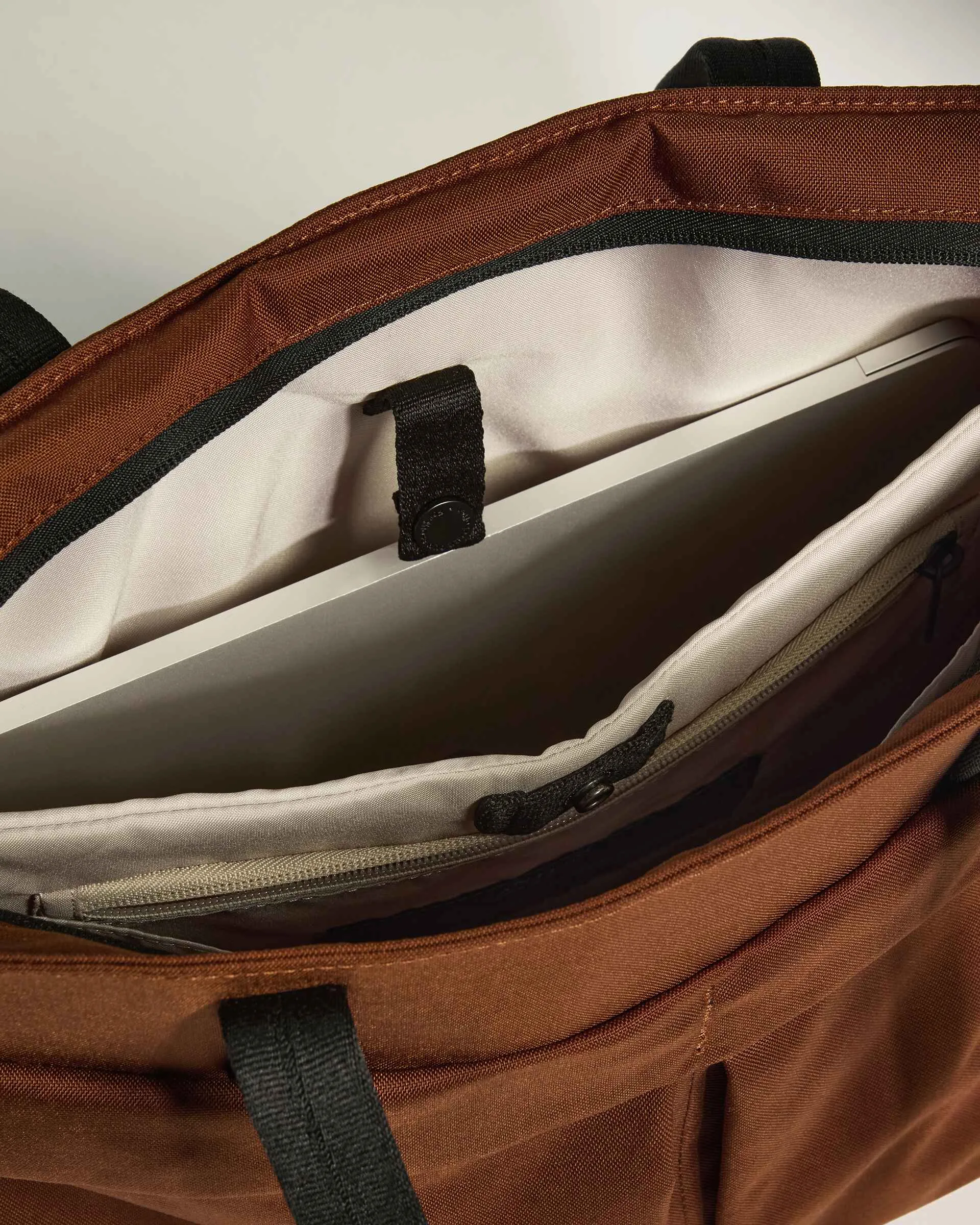 Urban Core Tote Bag in Clay Brown